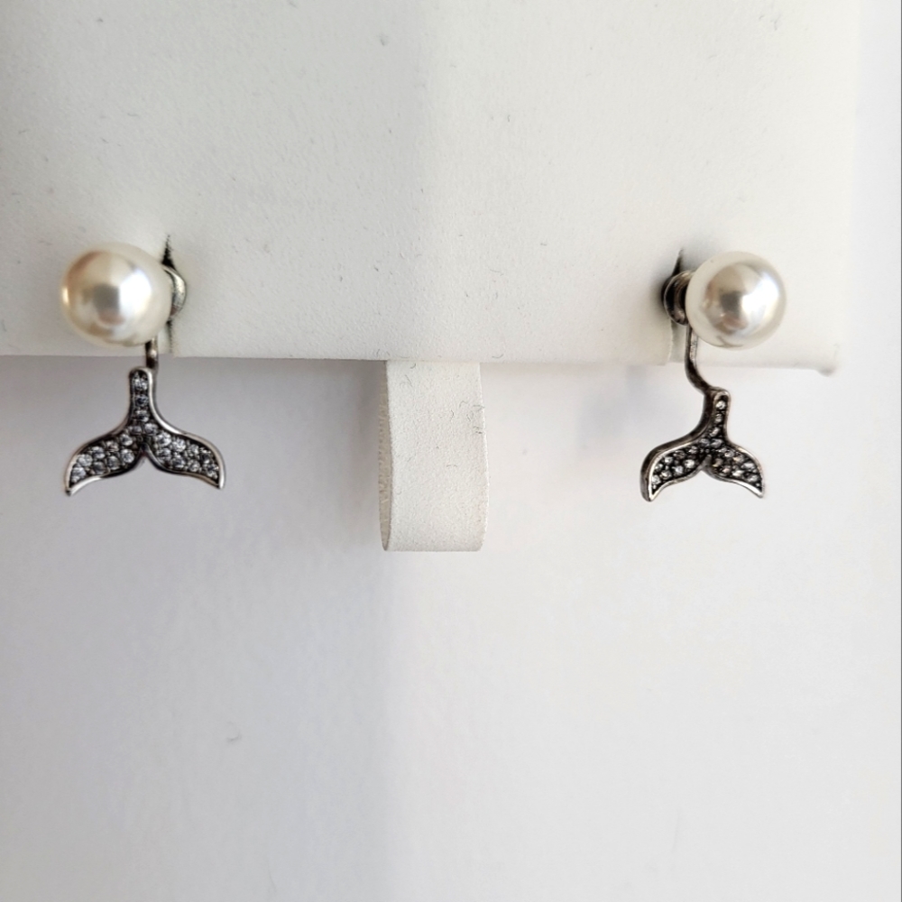 Pearl mermaid tail stud earring, 925 silver